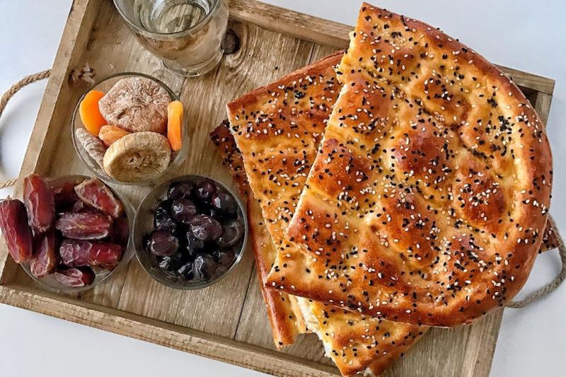 Evde çıtır çıtır ramazan pidesi